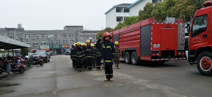 刘潭服装：无锡北塘刘潭中队和兴源路中队来我司消防演练