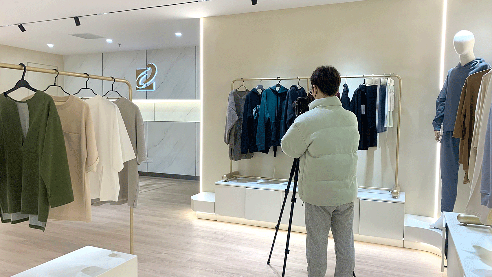 刘潭服装3d展厅拍摄