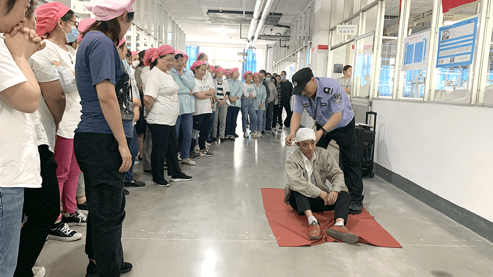 刘潭服装学习应急救护技能